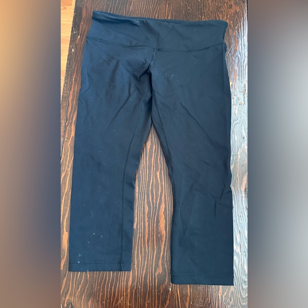 Lululemon black leggings.